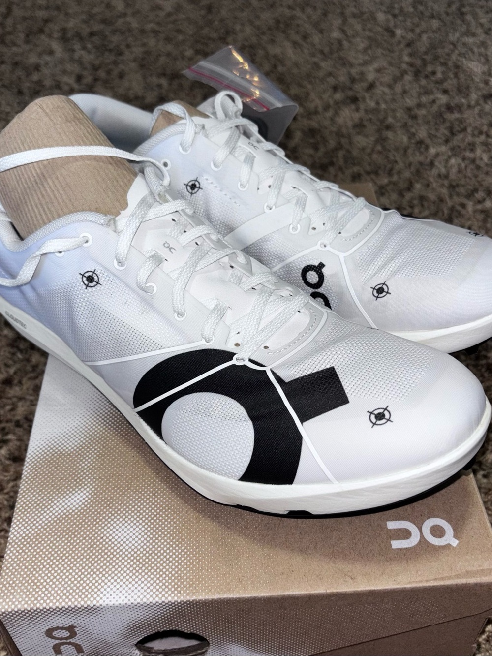 On Cloudspike 10000m Track Shoes Women’s Size 11 Spiked Light Weight White Mint